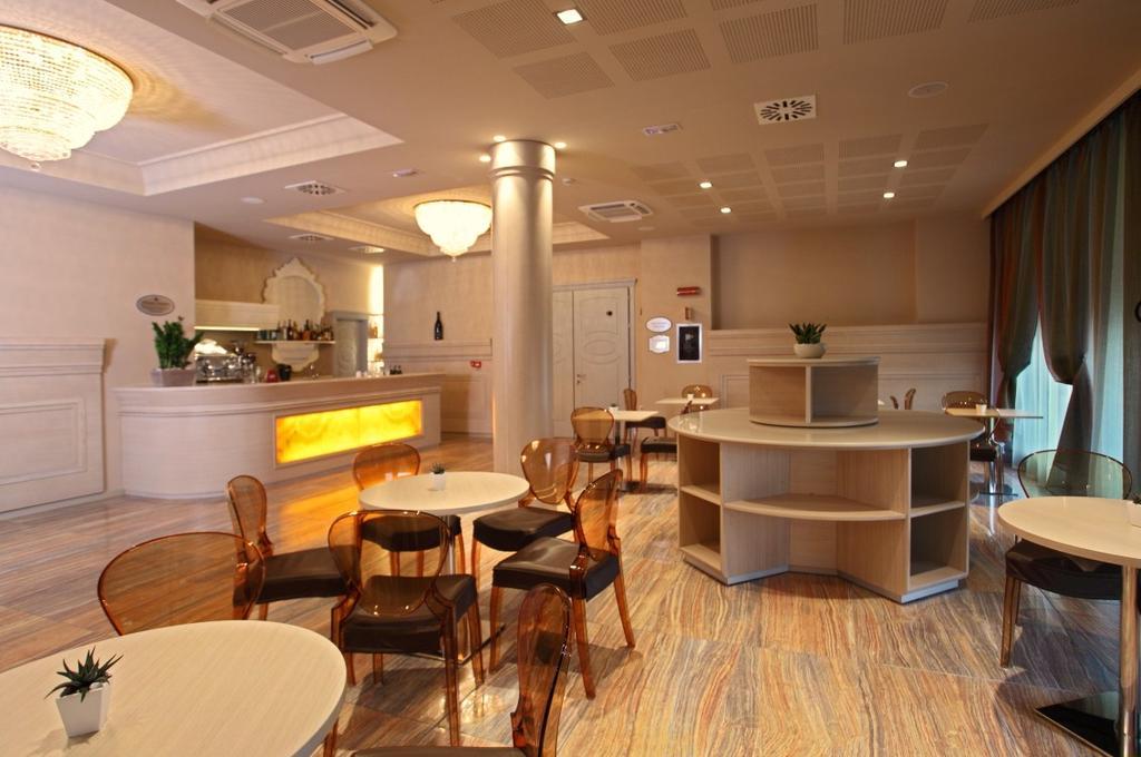 Grand Hotel Forlì Екстериор снимка