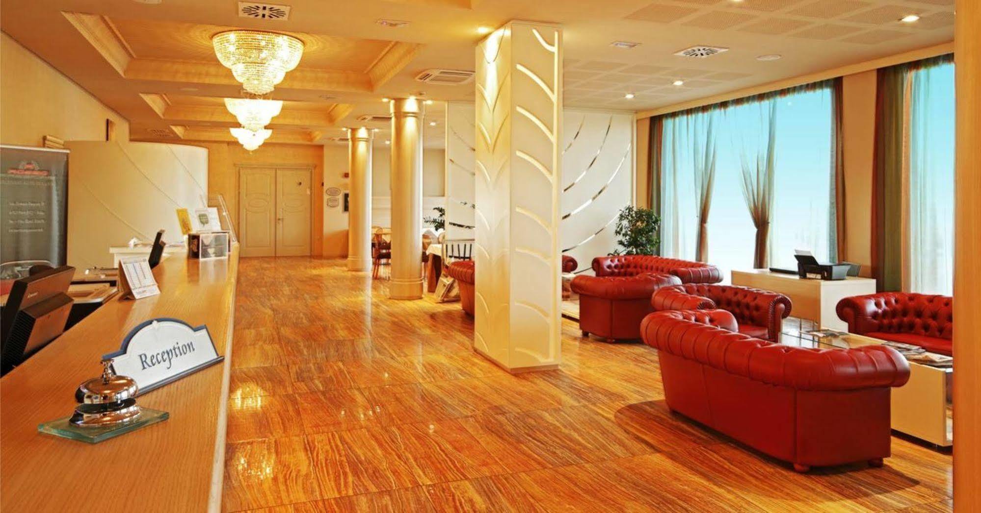 Grand Hotel Forlì Екстериор снимка