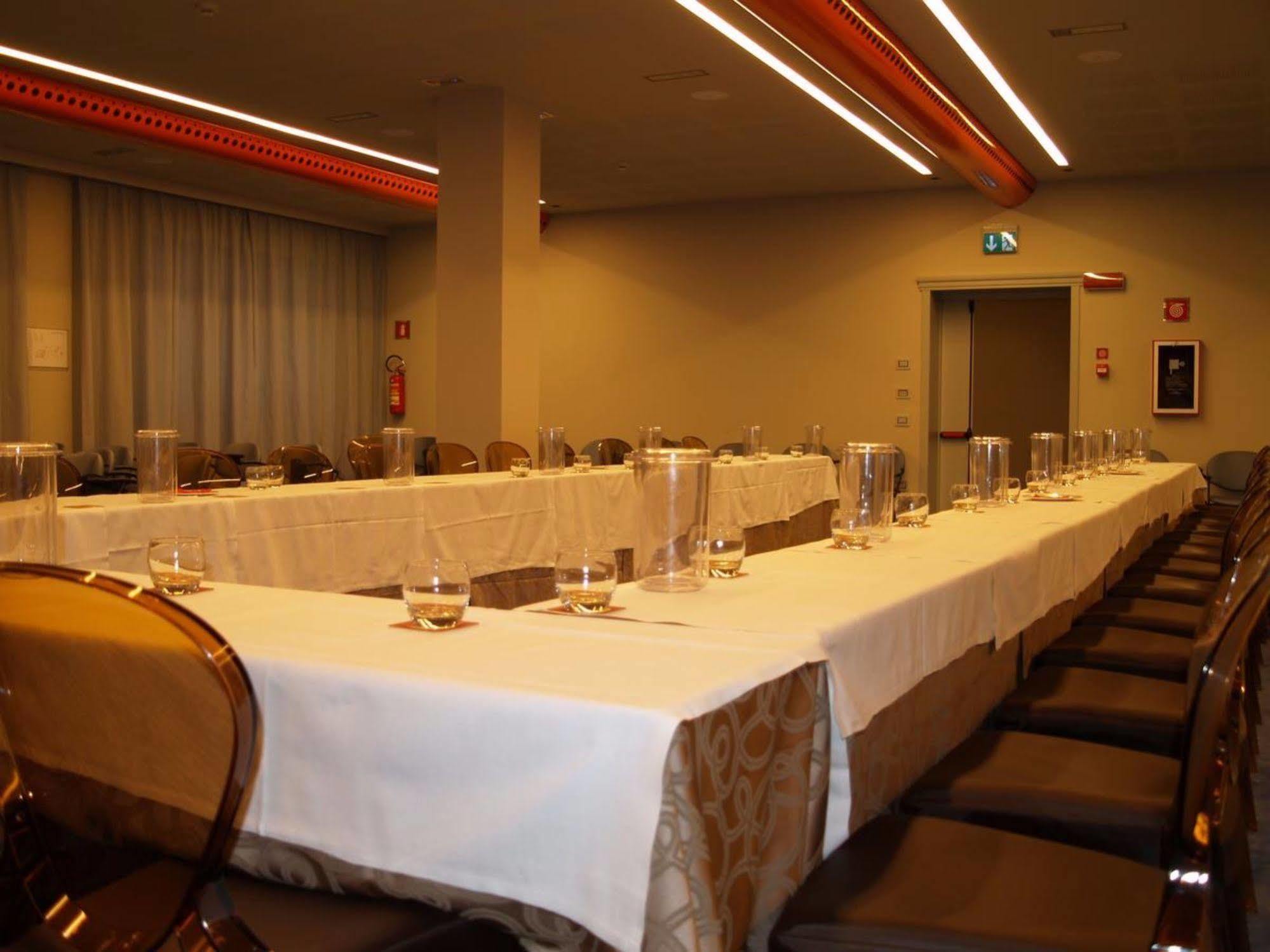Grand Hotel Forlì Екстериор снимка
