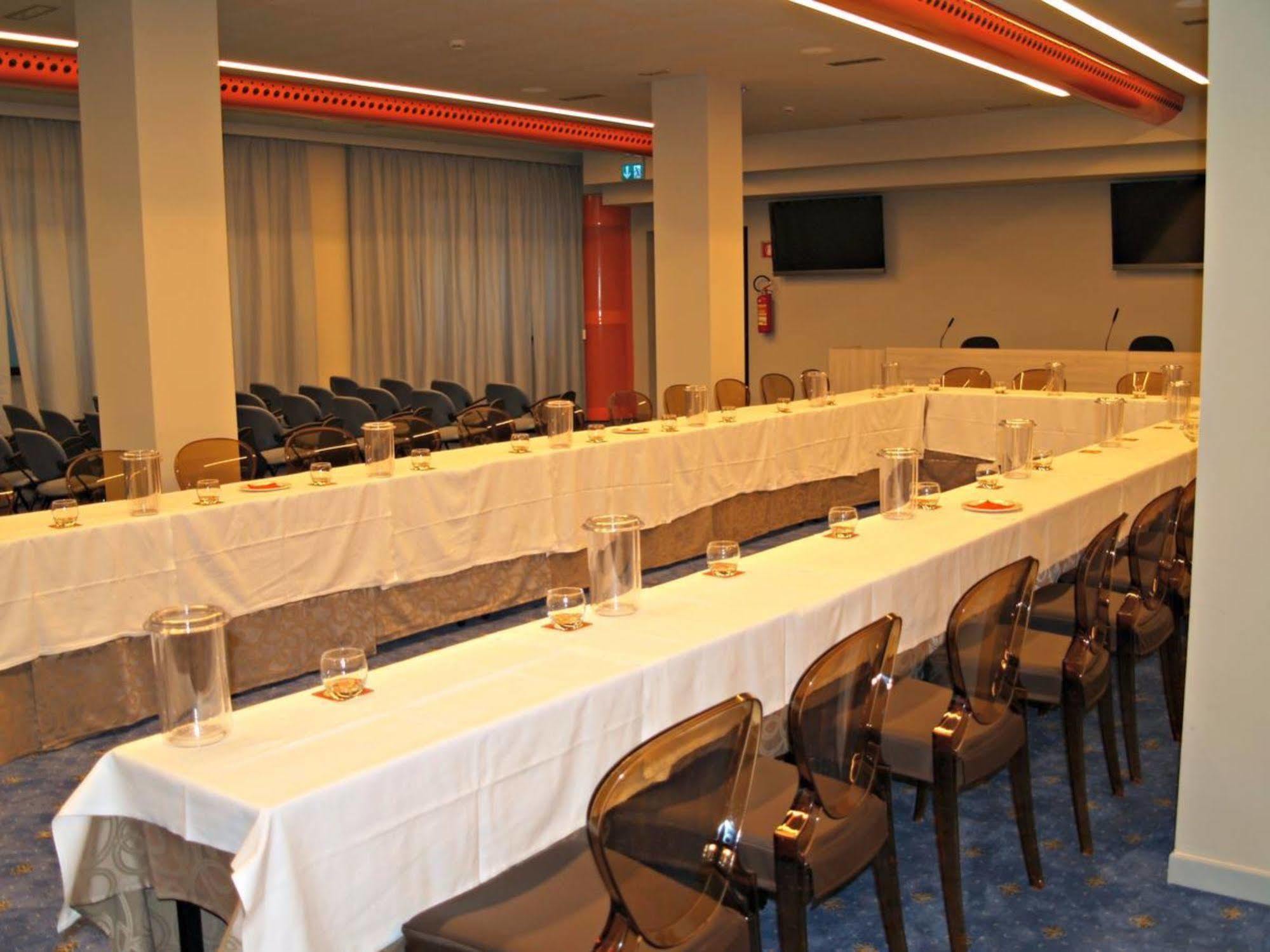 Grand Hotel Forlì Екстериор снимка