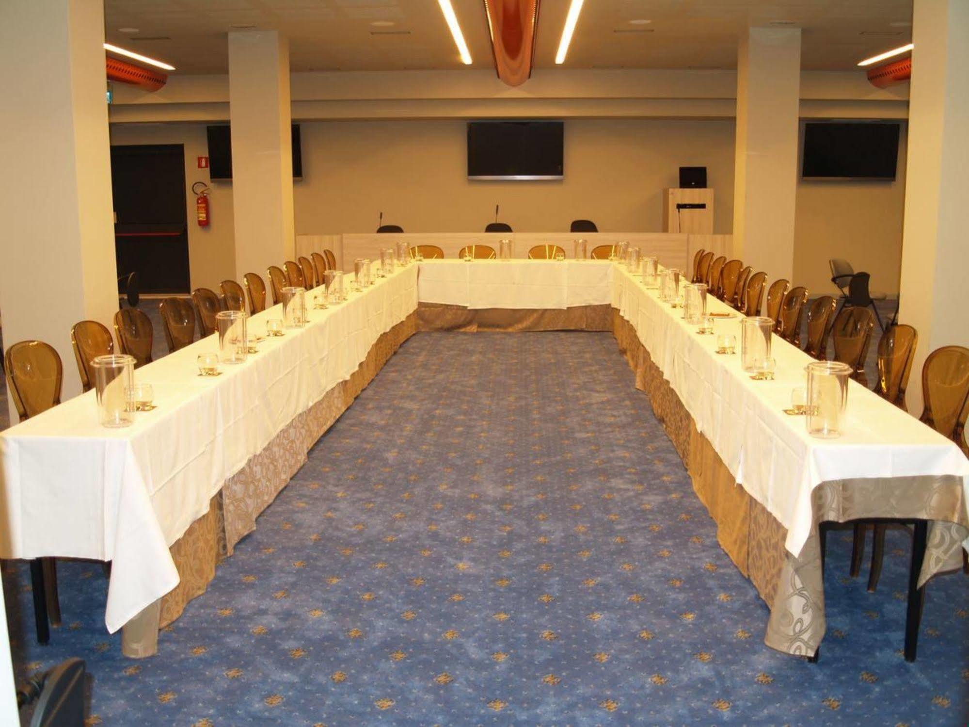 Grand Hotel Forlì Екстериор снимка