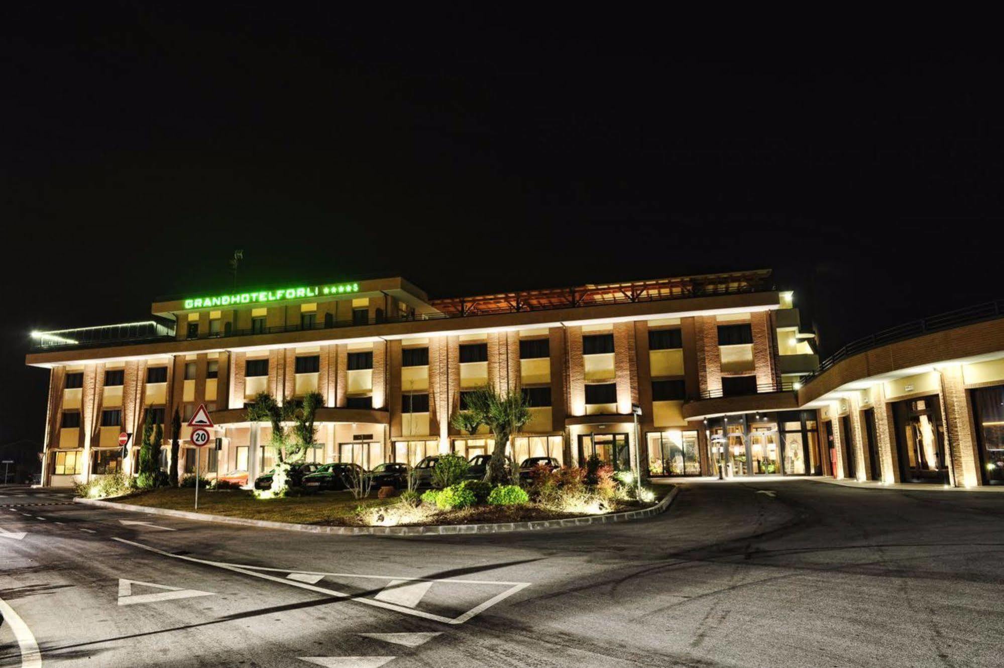 Grand Hotel Forlì Екстериор снимка