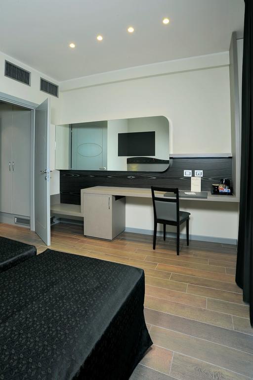 Grand Hotel Forlì Стая снимка